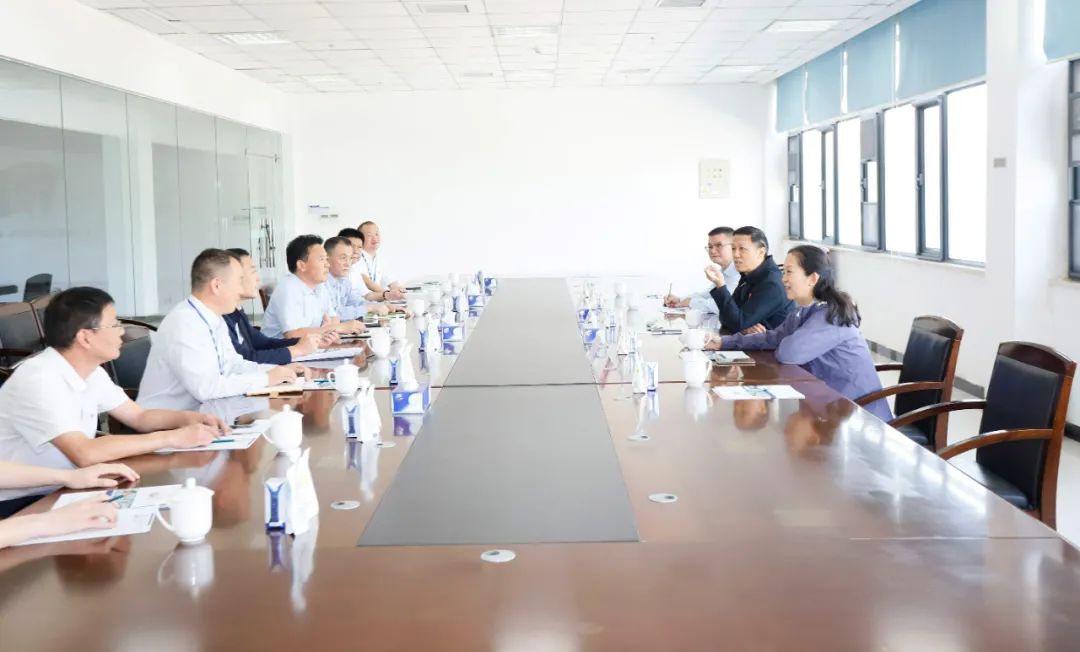 快樂過“雙節”,安全不放假|河南農投集團黨委書記、董事長李曉寰一行蒞臨花花牛乳業集團開展“雙節”安全生產大檢查活動并慰問一線職工、 快樂過“雙節”,安全不放假|河南農投集團黨委書記、董事長李曉寰一行蒞臨花花牛乳業集團開展“雙節”安全生產大檢查活動并慰問一線職工、