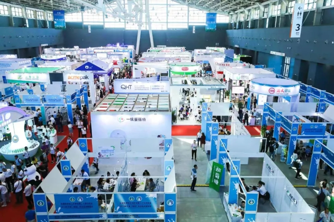 中國(guó)乳制品工業(yè)協(xié)會(huì)第二十五次年會(huì)召開!花花牛總裁董碩峰獲“振興乳業(yè)領(lǐng)軍人”榮譽(yù)稱號(hào) 中國(guó)乳制品工業(yè)協(xié)會(huì)第二十五次年會(huì)召開!花花牛總裁董碩峰獲“振興乳業(yè)領(lǐng)軍人”榮譽(yù)稱號(hào)