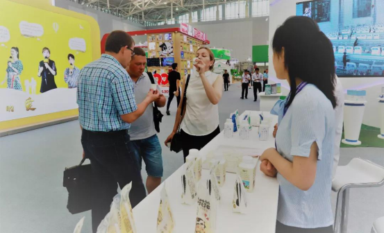 致敬祖國70華誕 |花花牛亮相第十屆中國奶業大會 致敬祖國70華誕 |花花牛亮相第十屆中國奶業大會